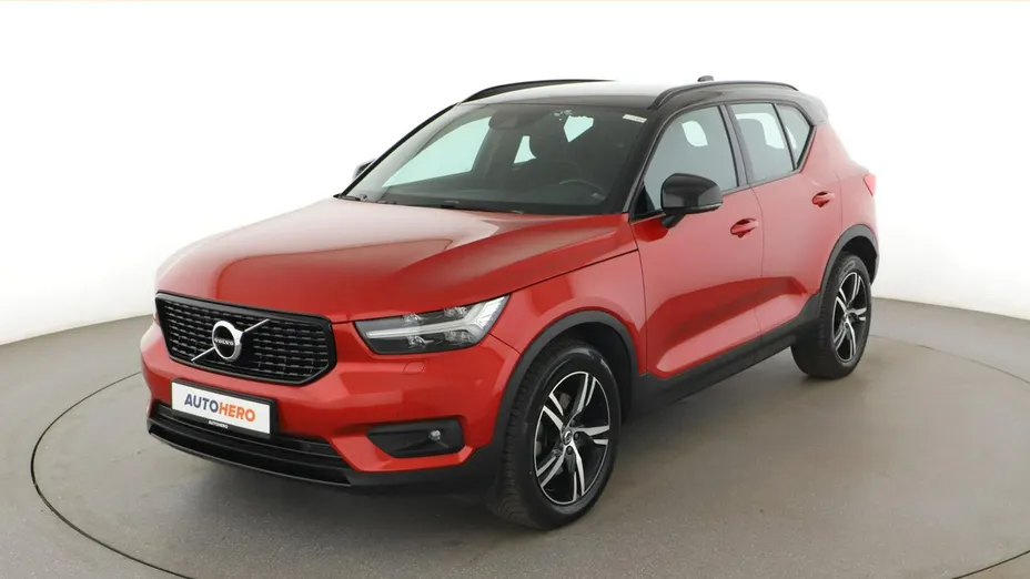 VOLVO XC40 -