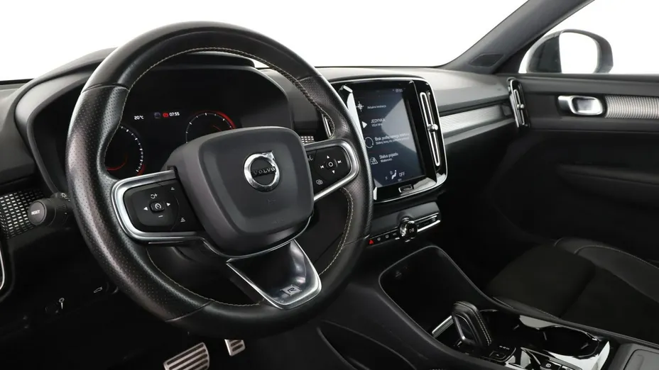 VOLVO XC40 -