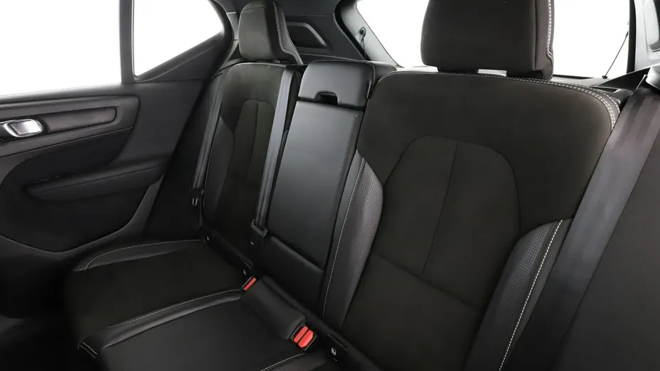 VOLVO XC40 -