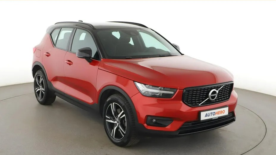 VOLVO XC40 -