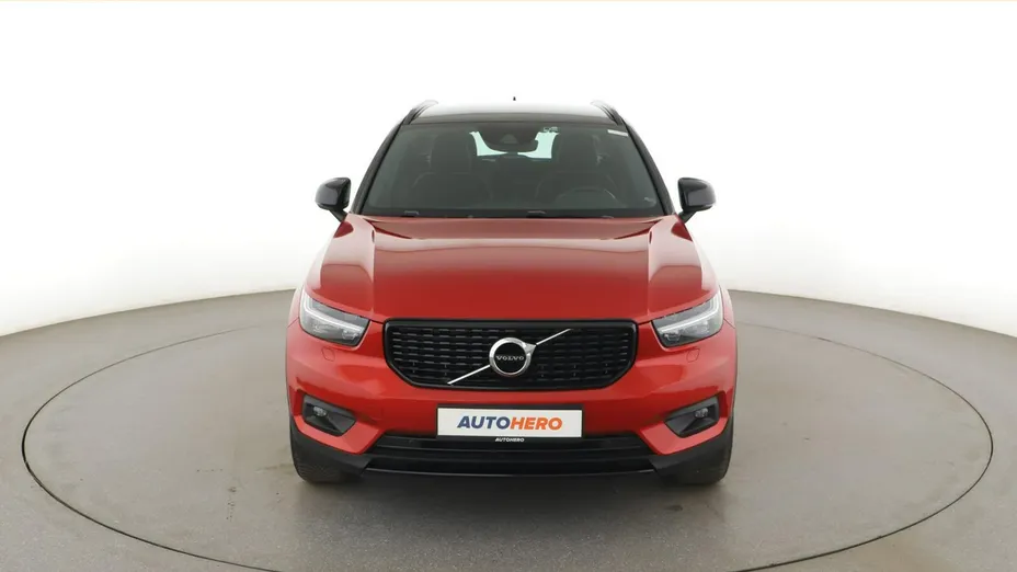 VOLVO XC40 -