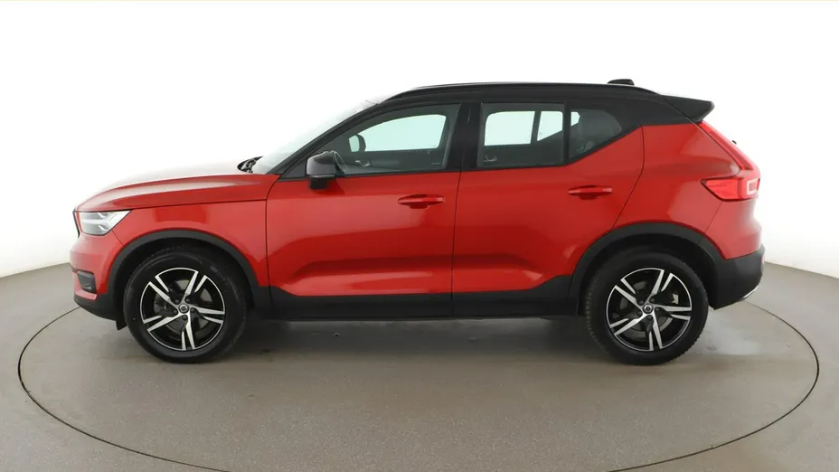 VOLVO XC40 -
