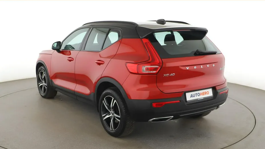 VOLVO XC40 -