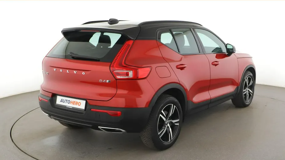 VOLVO XC40 -