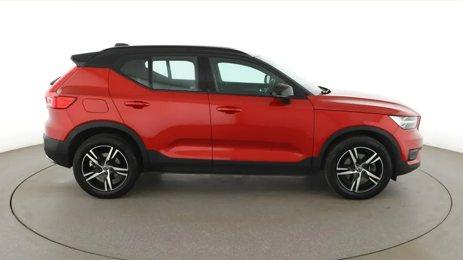 VOLVO XC40 -