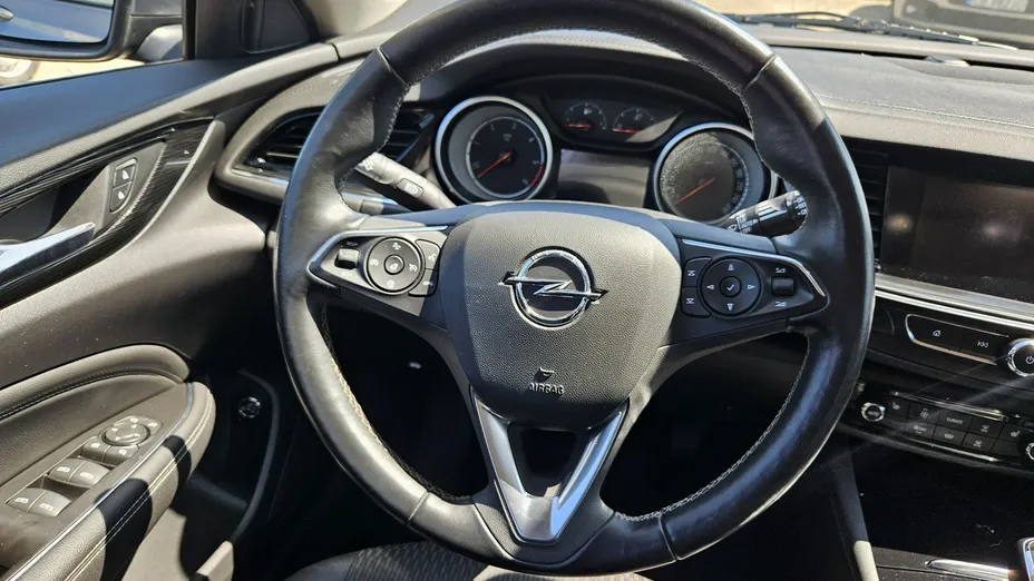 OPEL Insignia -