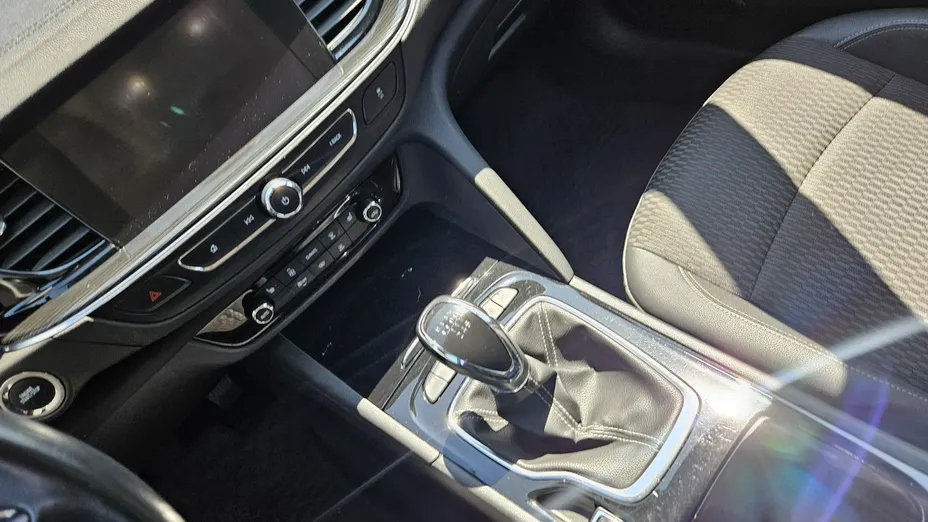 OPEL Insignia -