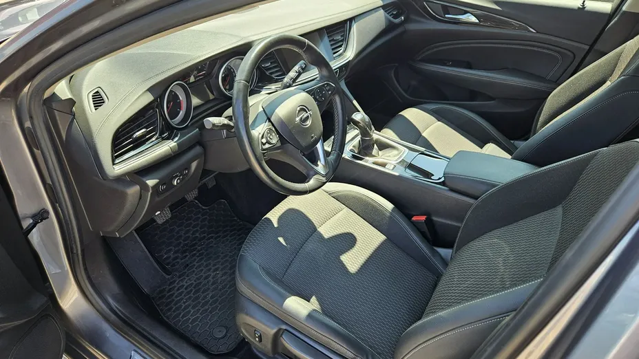 OPEL Insignia -