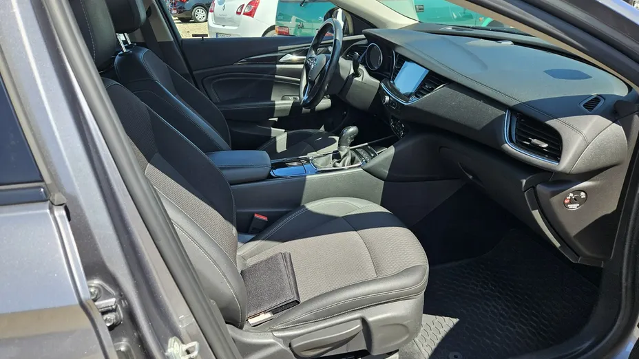 OPEL Insignia -