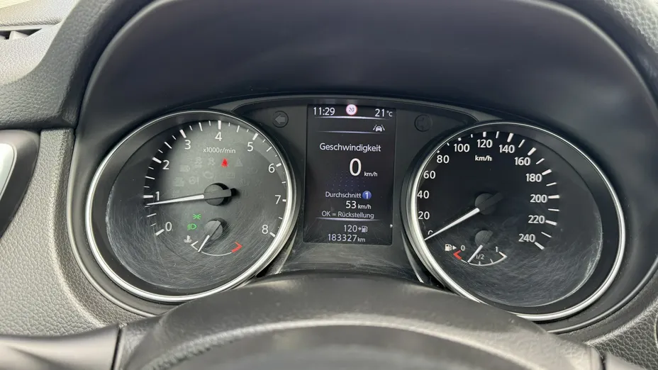 NISSAN Qashqai -