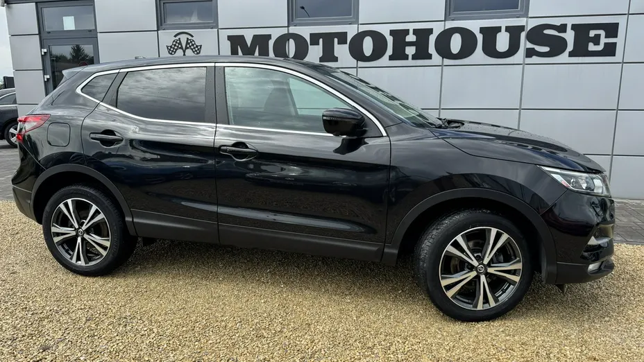 NISSAN Qashqai -