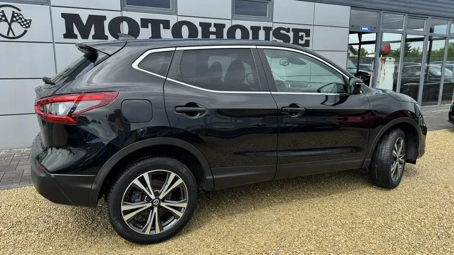 NISSAN Qashqai -