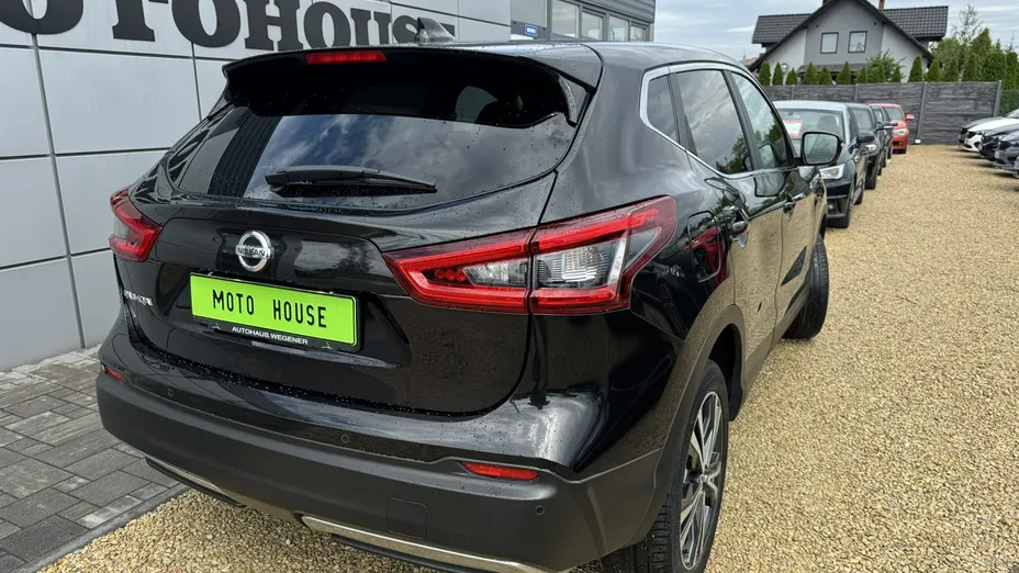 NISSAN Qashqai -