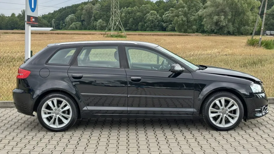 AUDI A3 Sportback -