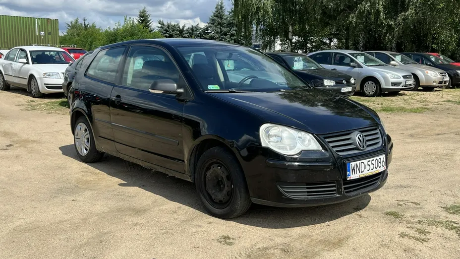 VOLKSWAGEN Polo -