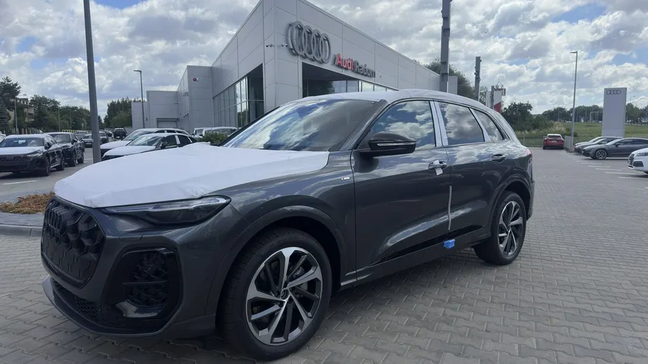 AUDI Q5 -