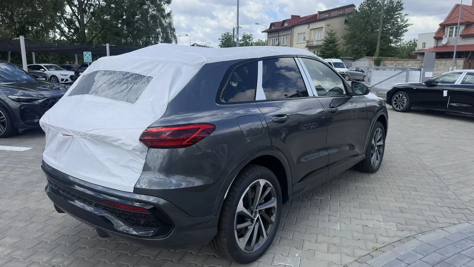 AUDI Q5 -