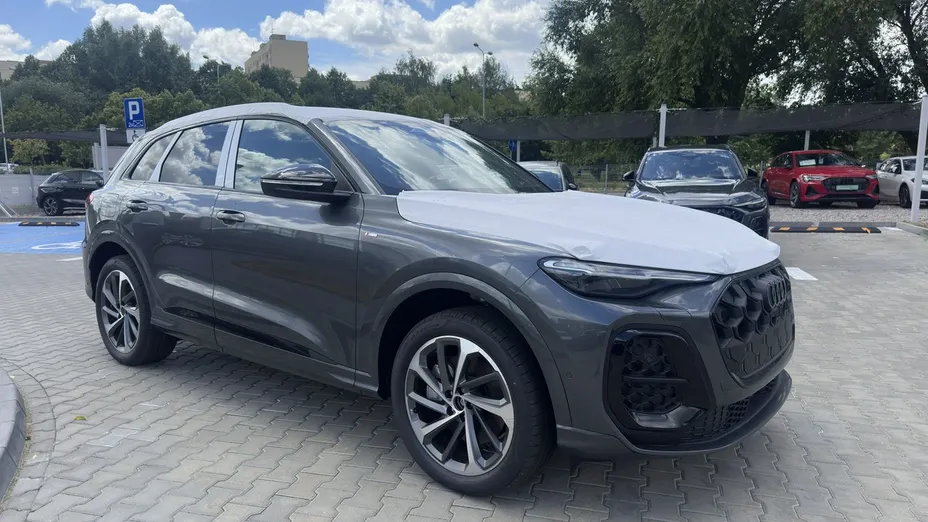 AUDI Q5 -