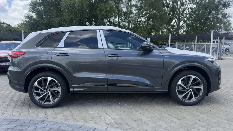 AUDI Q5 -