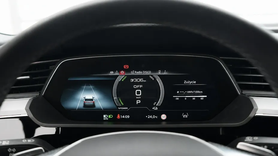 AUDI Q8 -