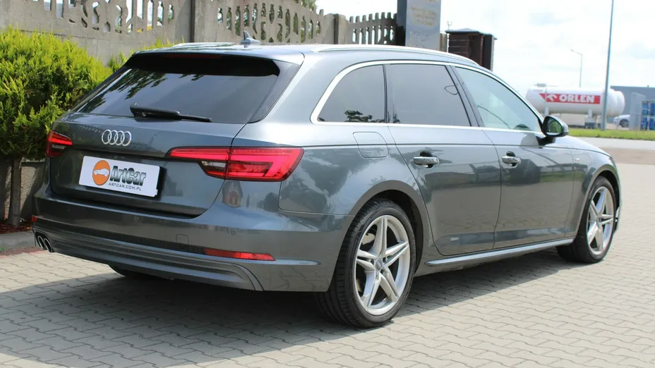 AUDI A4 -