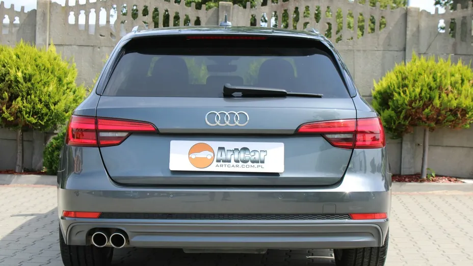 AUDI A4 -