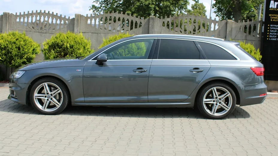 AUDI A4 -