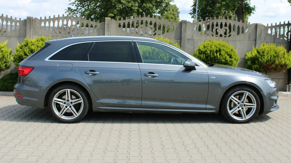 AUDI A4 -
