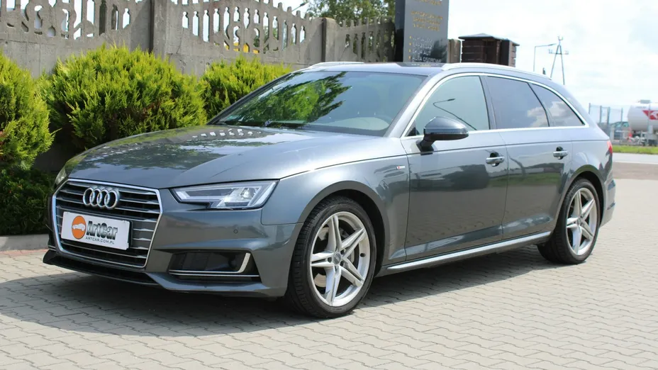 AUDI A4 -