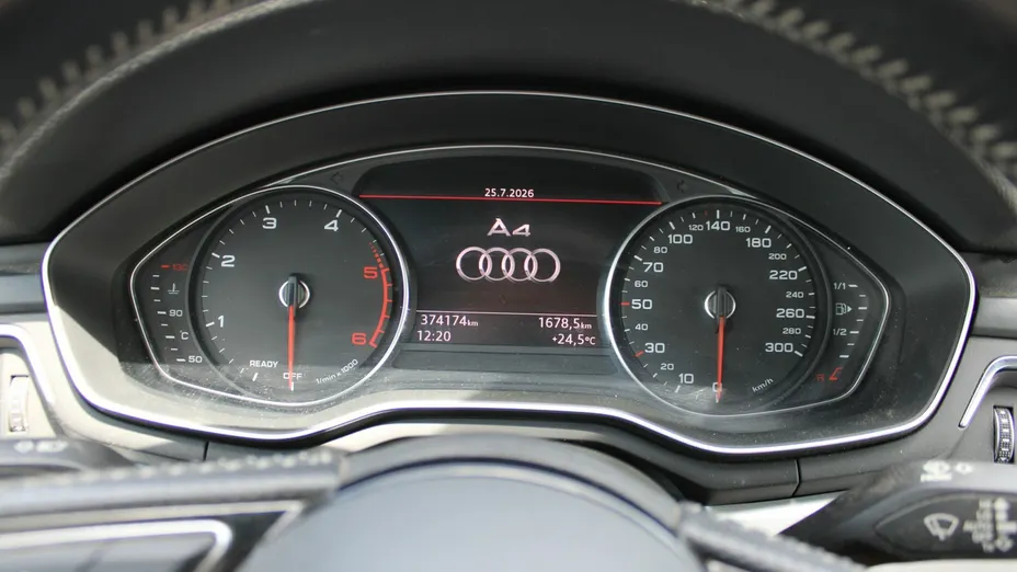 AUDI A4 -