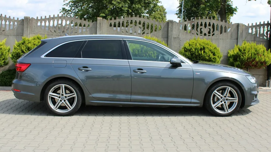 AUDI A4 -