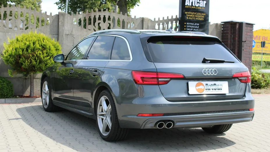 AUDI A4 -
