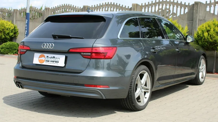 AUDI A4 -