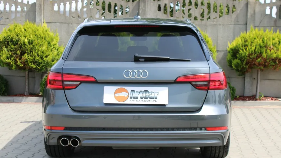 AUDI A4 -