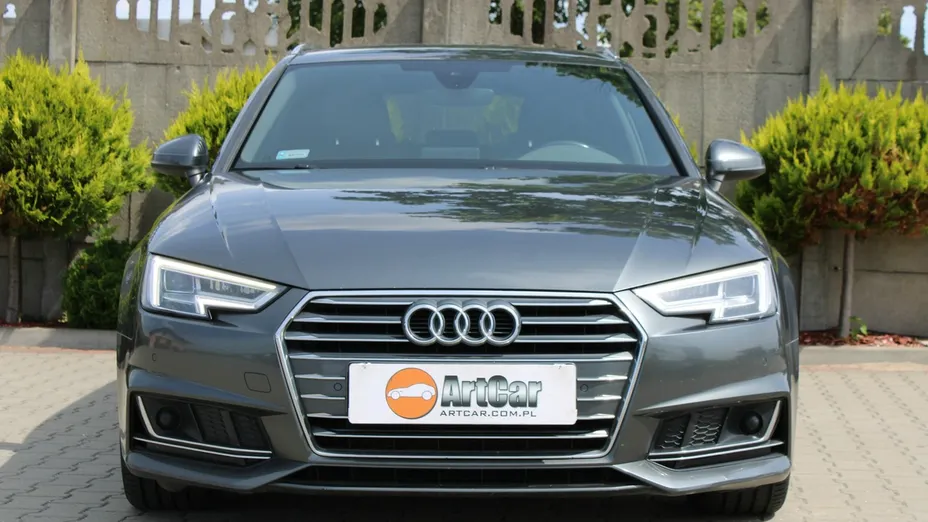 AUDI A4 -