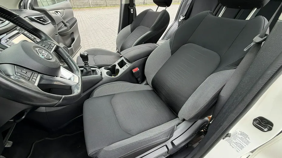 NISSAN Qashqai -