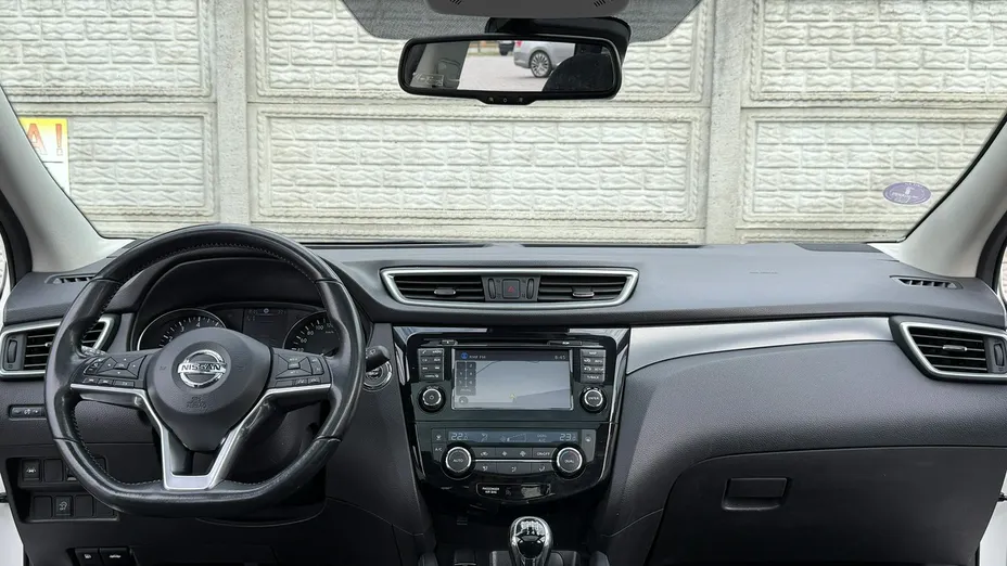 NISSAN Qashqai -
