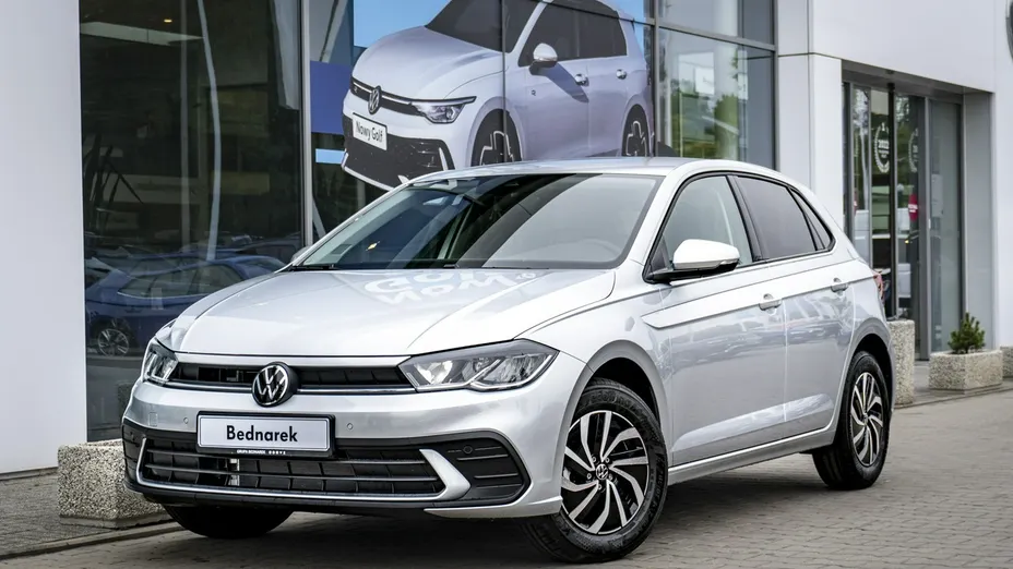 VOLKSWAGEN Polo -