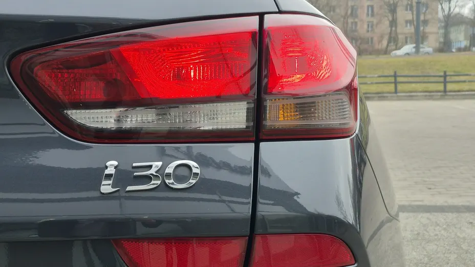 HYUNDAI i30 -