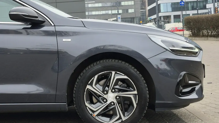 HYUNDAI i30 -