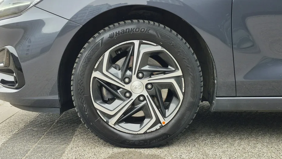 HYUNDAI i30 -