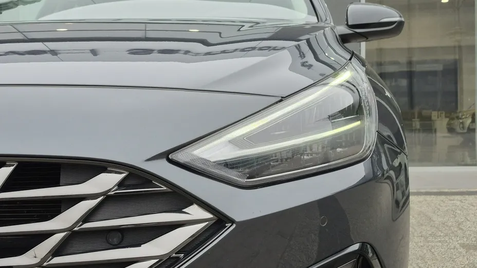 HYUNDAI i30 -