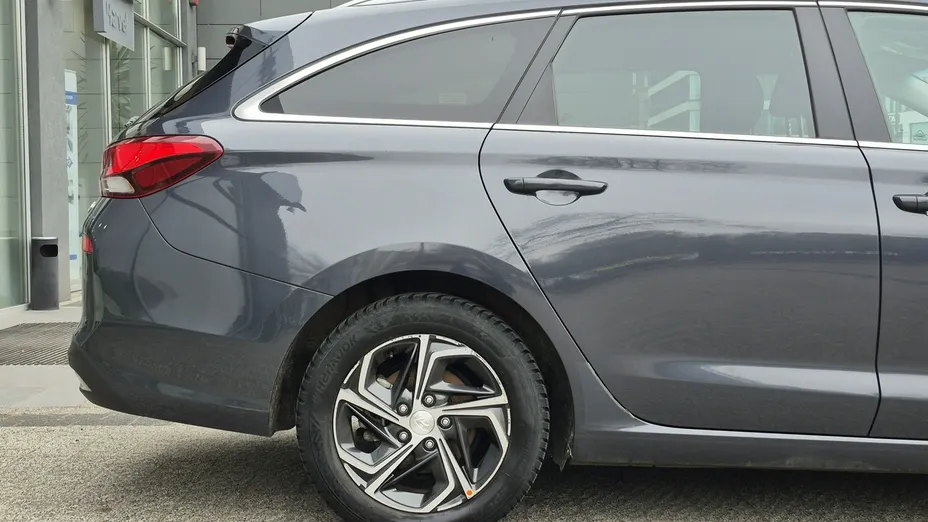 HYUNDAI i30 -