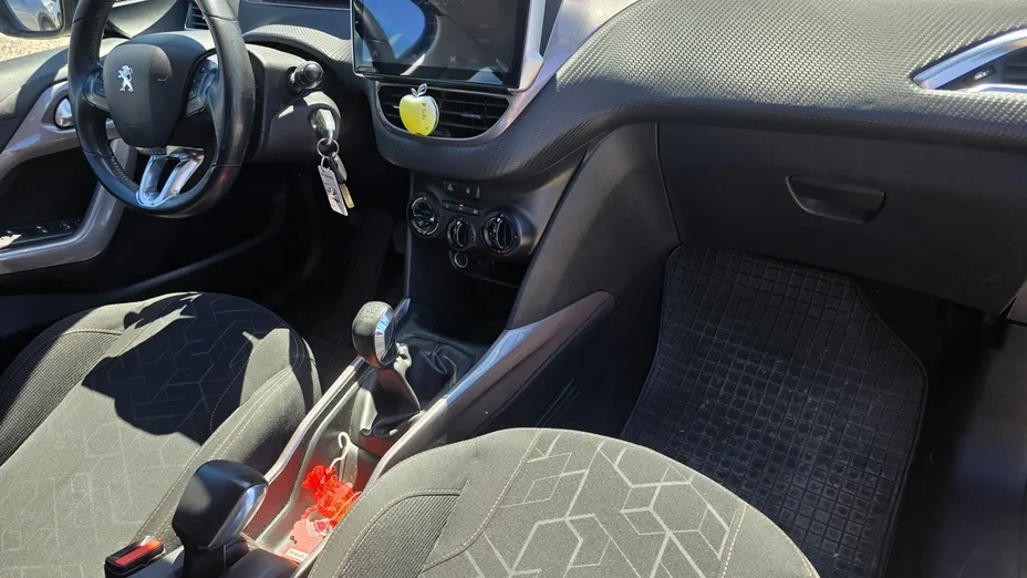 PEUGEOT 2008 -