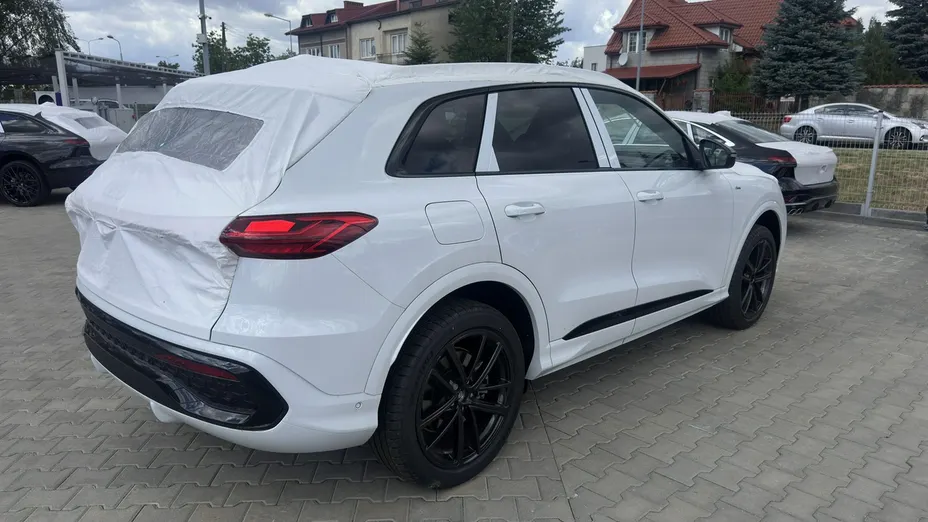 AUDI Q5 -