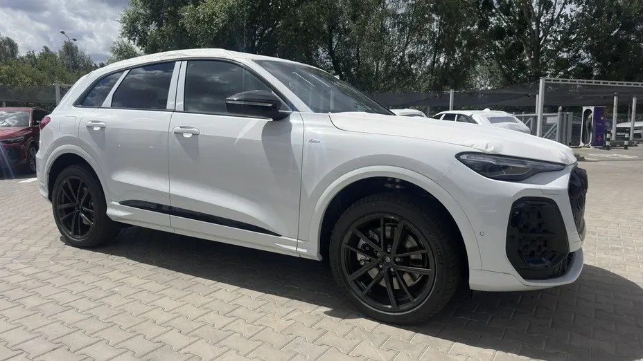 AUDI Q5 -