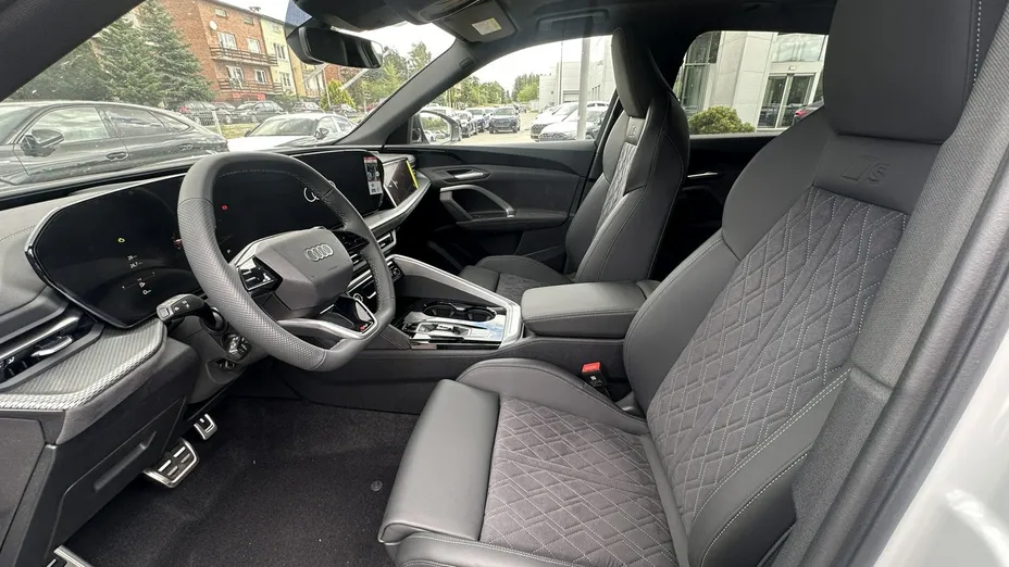 AUDI Q5 -