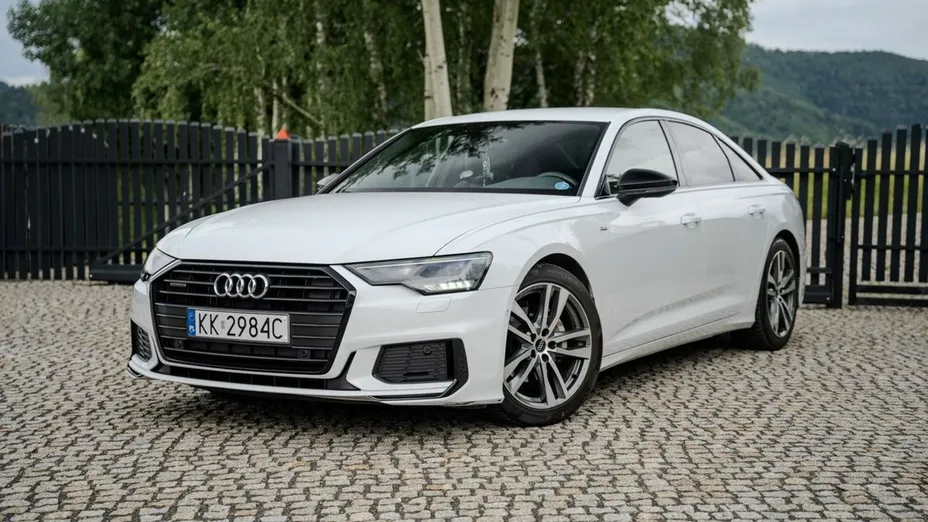AUDI A6 -