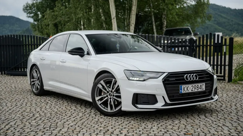 AUDI A6 -