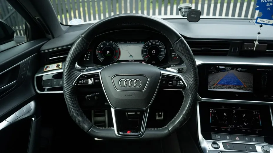 AUDI A6 -